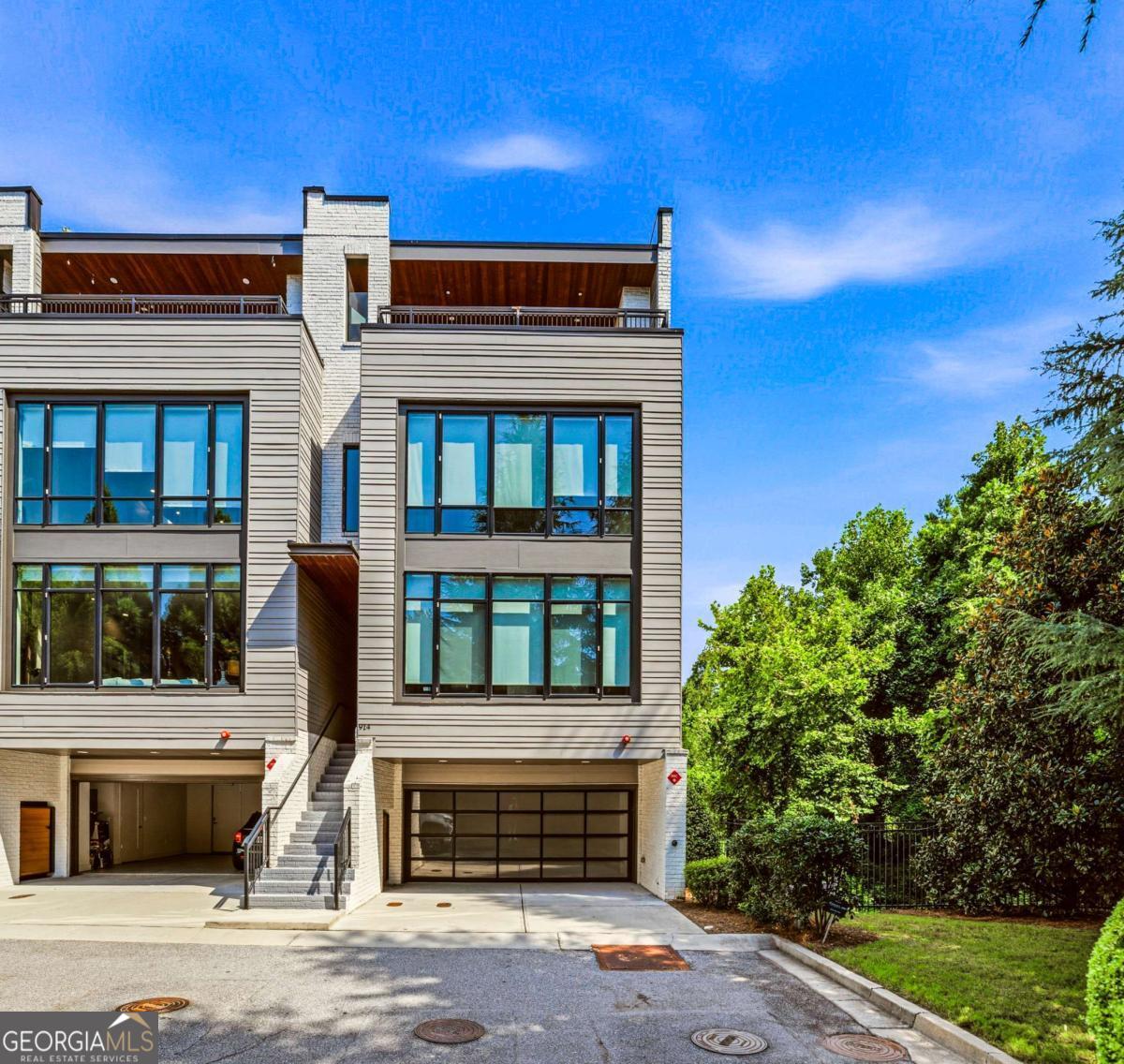 914 Lenox Blvd NE — photo