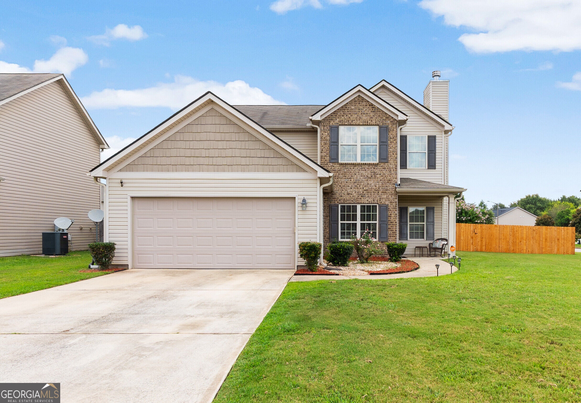 610 Regatta Dr — photo
