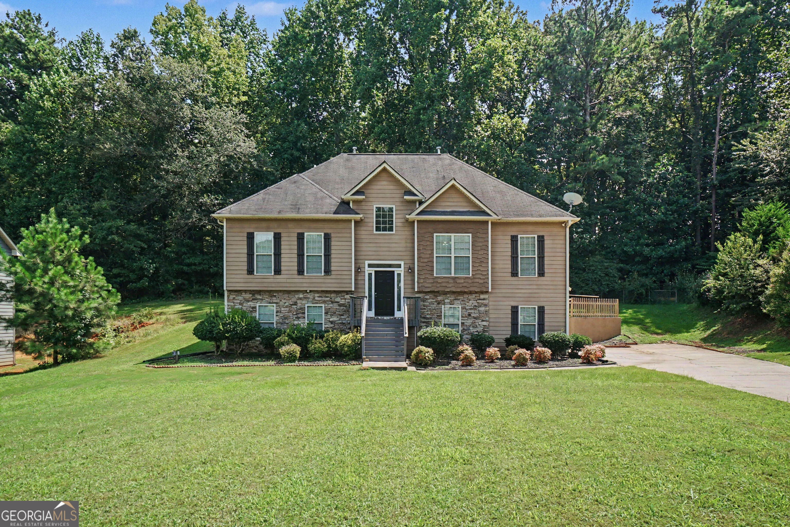 60 Ashley Pointe Dr — photo