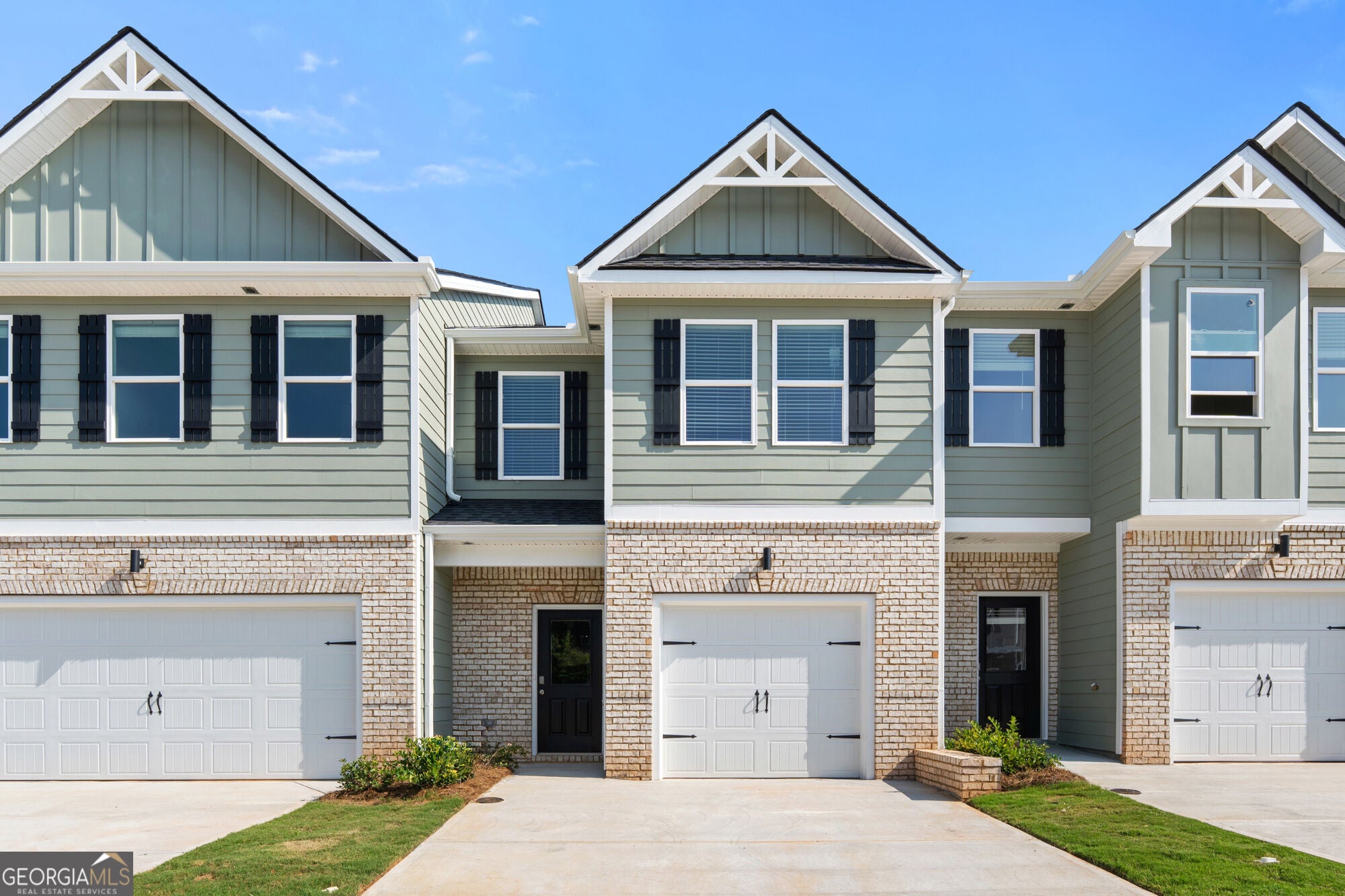 8312 Columbia Ct — photo