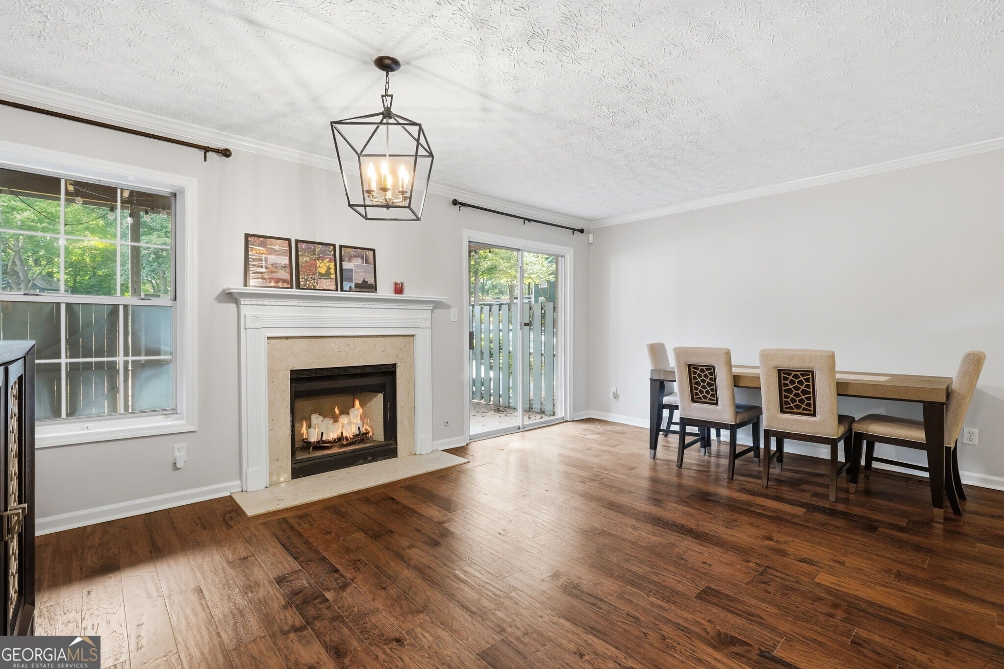 1402 N Crossing Dr NE — photo
