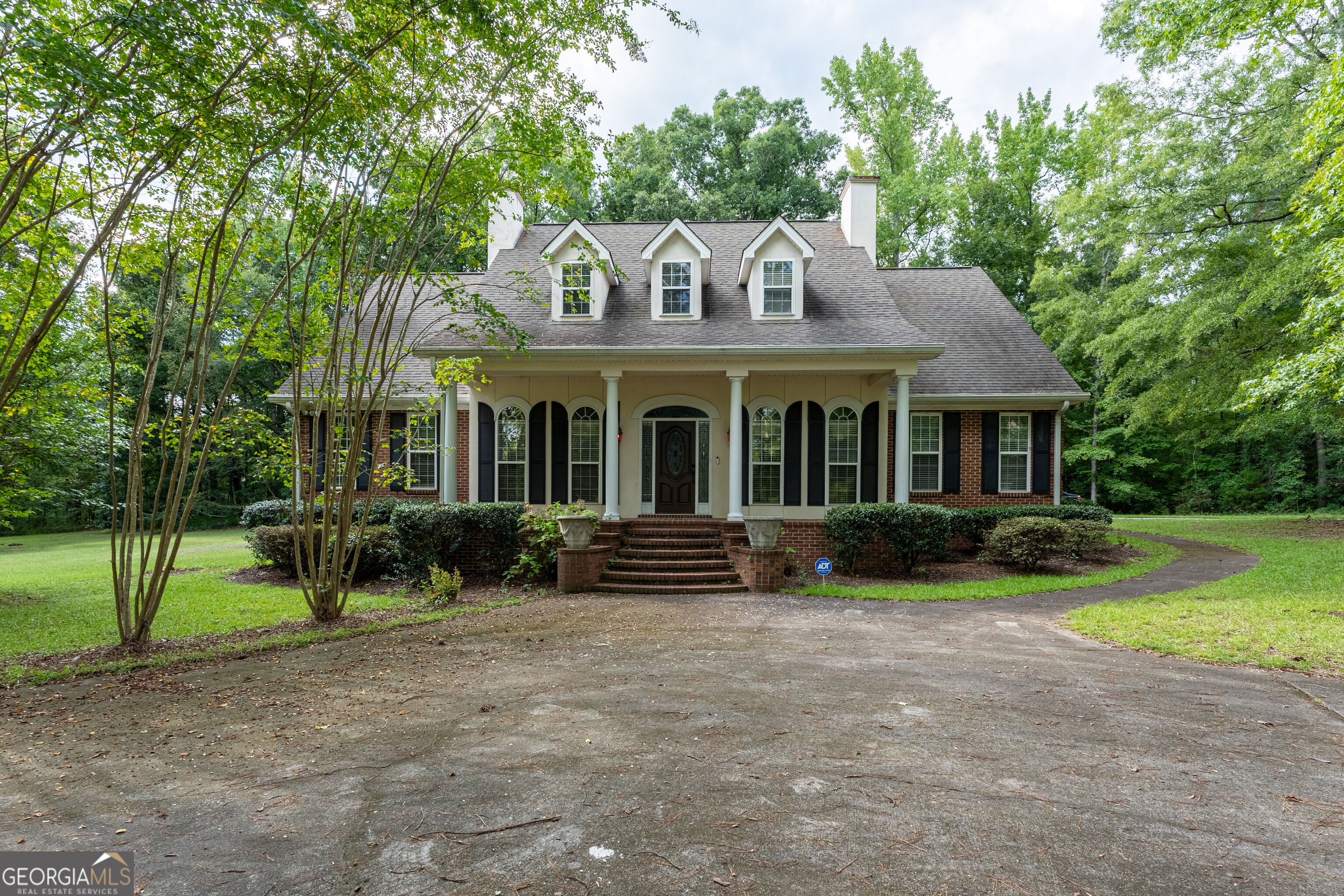 421 Creekside Dr — photo