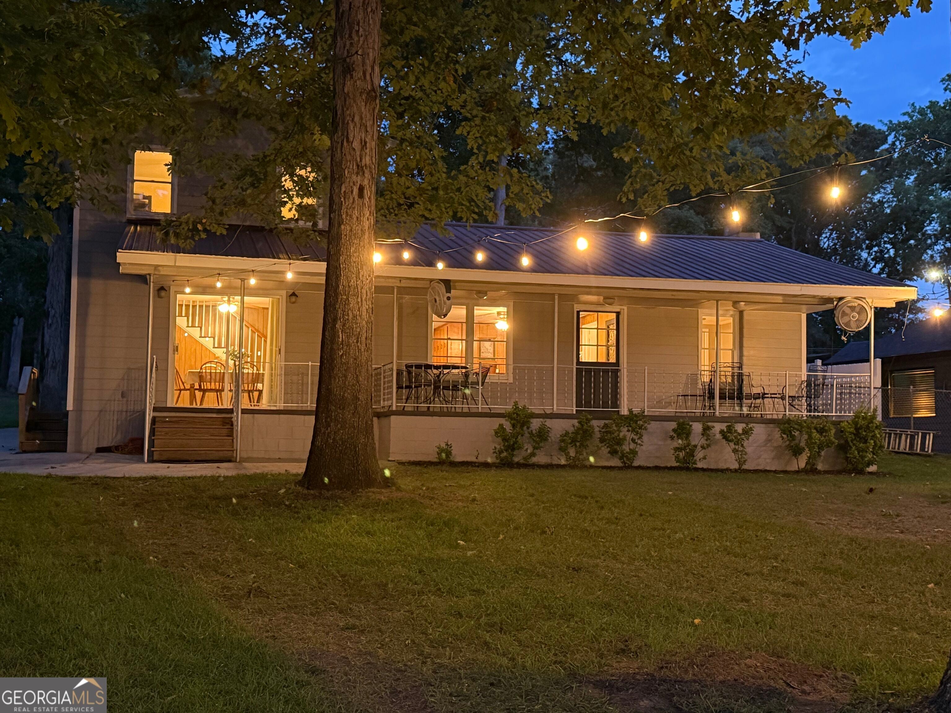 264 SW Shelton Dr SW — photo