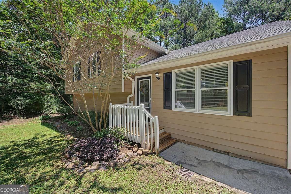 558 NE Peeples Valley Rd — photo