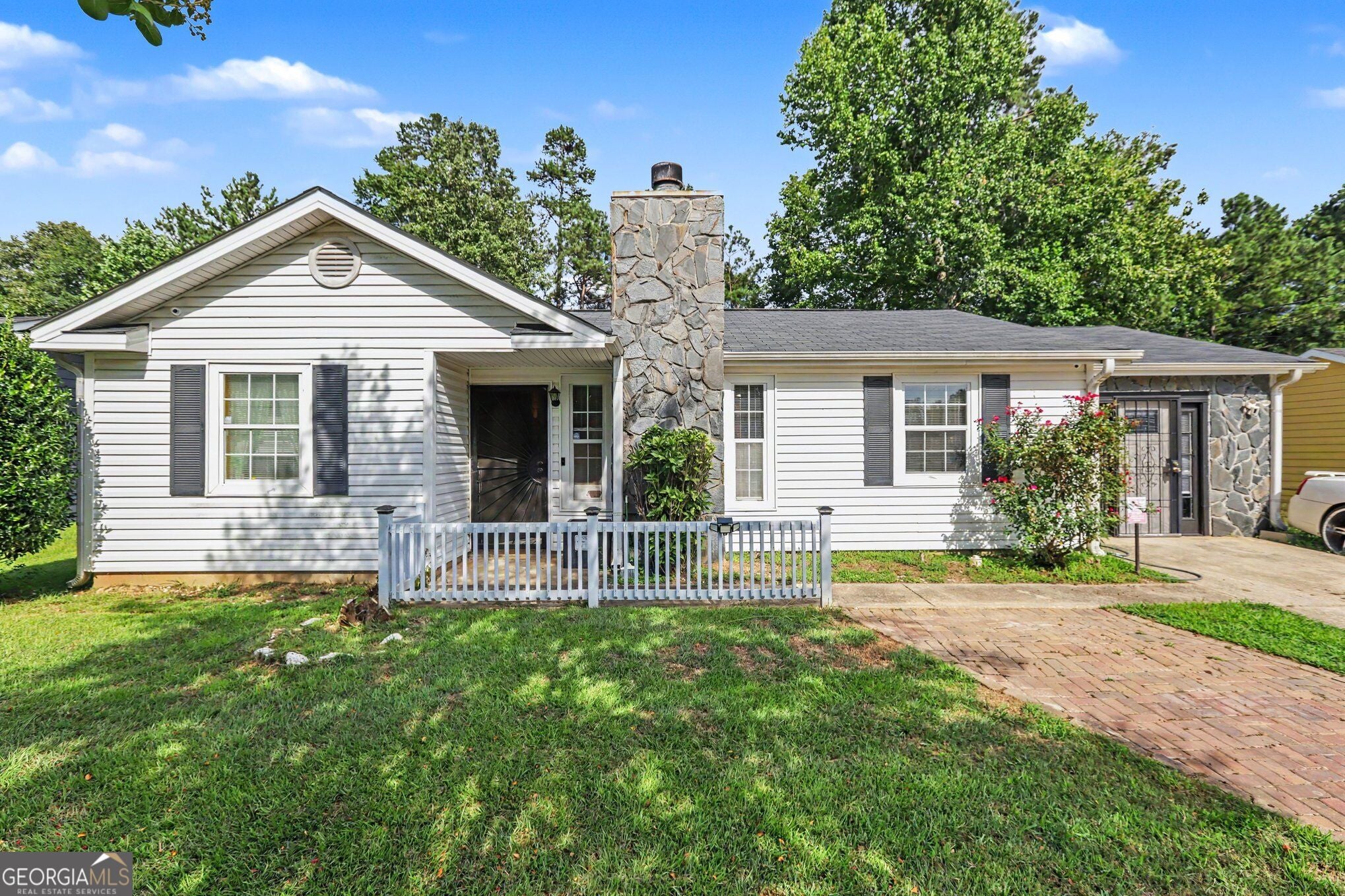 2805 Robinson Wood Dr — photo