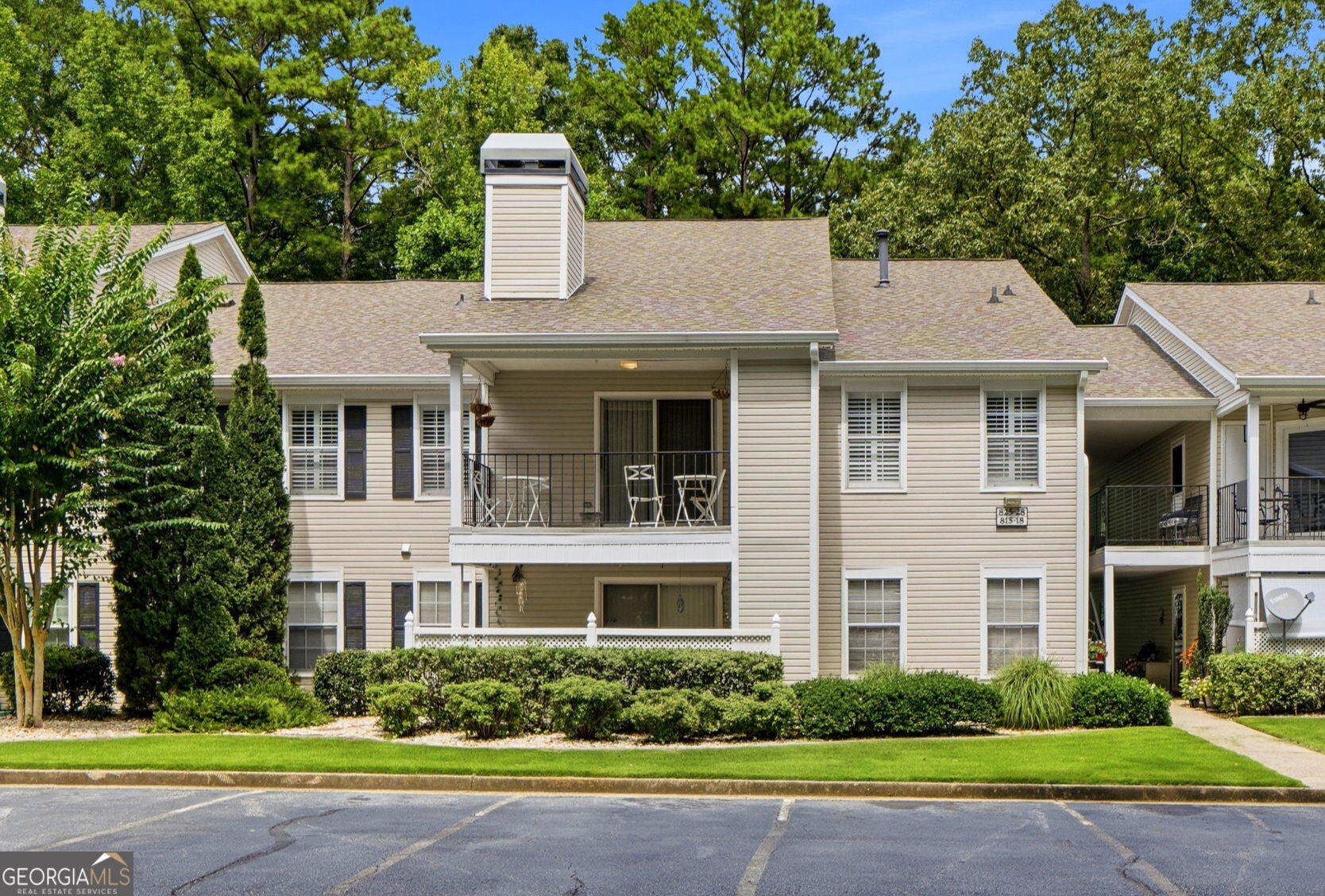 825 Ridgefield Dr — photo