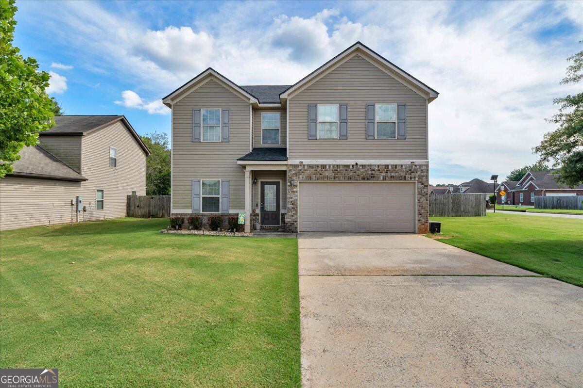 200 Amelia Dr — photo