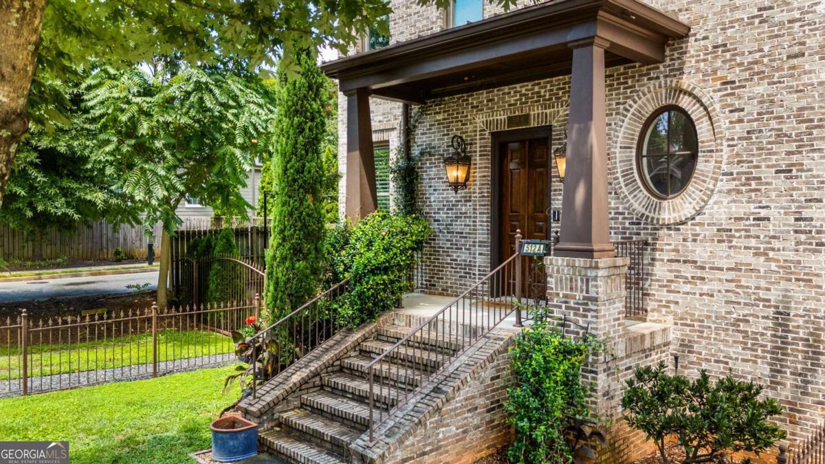 512 Rankin St NE — photo