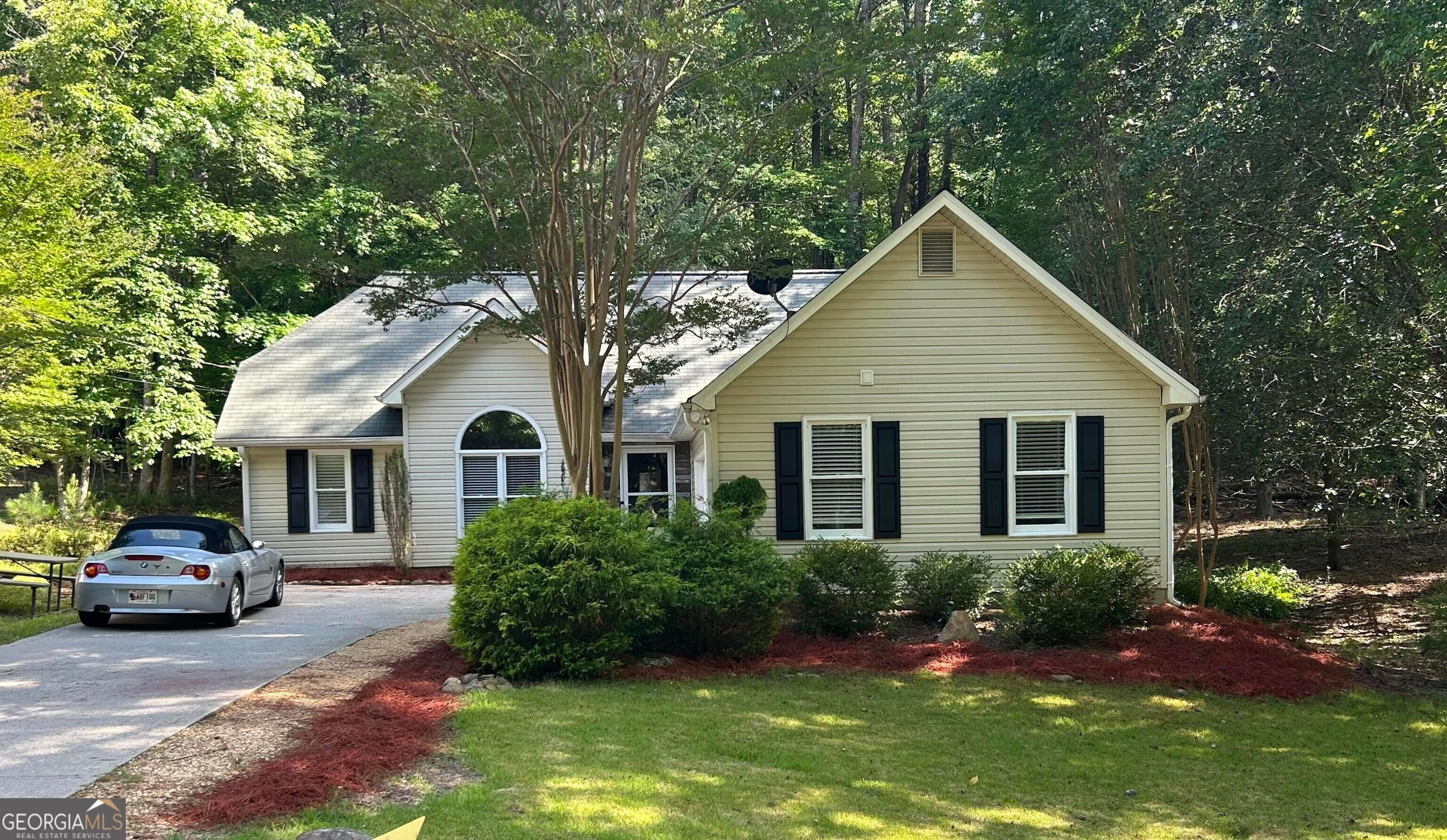 146 Pinebrook Dr — photo