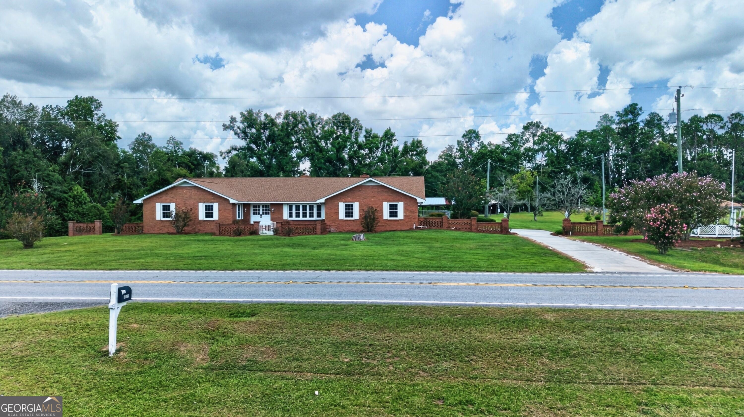 5281 US Highway 221 — photo