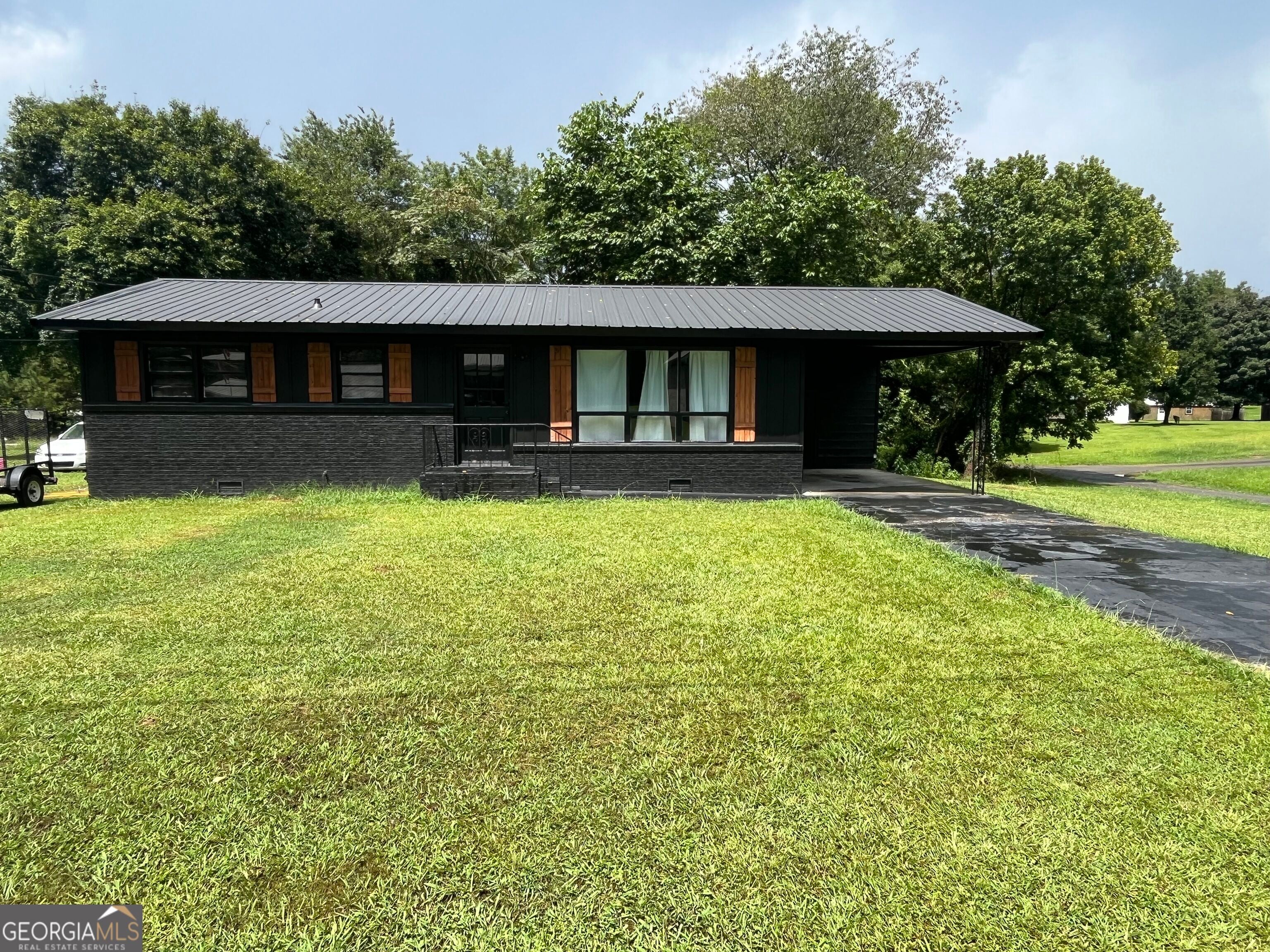 85 Rollins Dr — photo