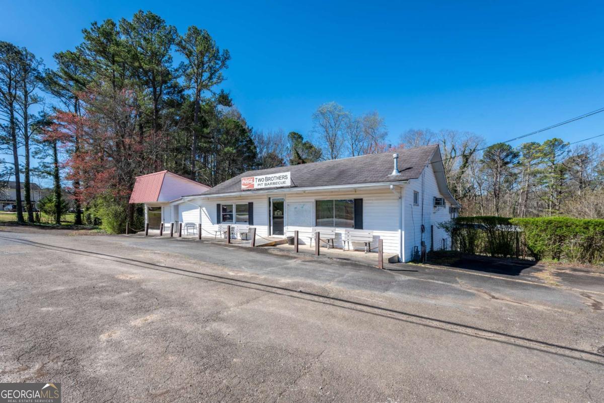 1695 Old Canton Rd — photo