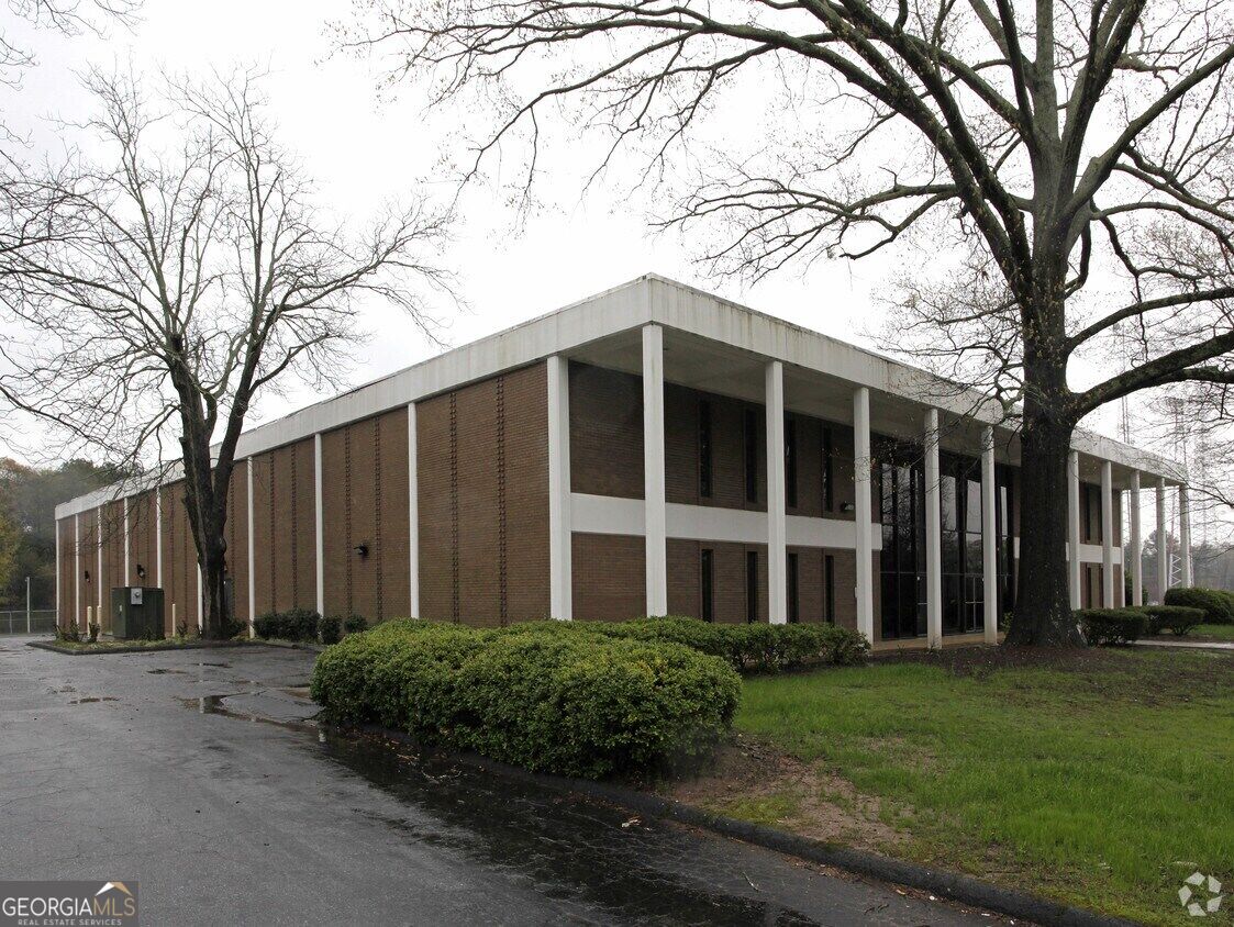 2288 Fairburn Road SW, Atlanta, GA 30331 — photo 2