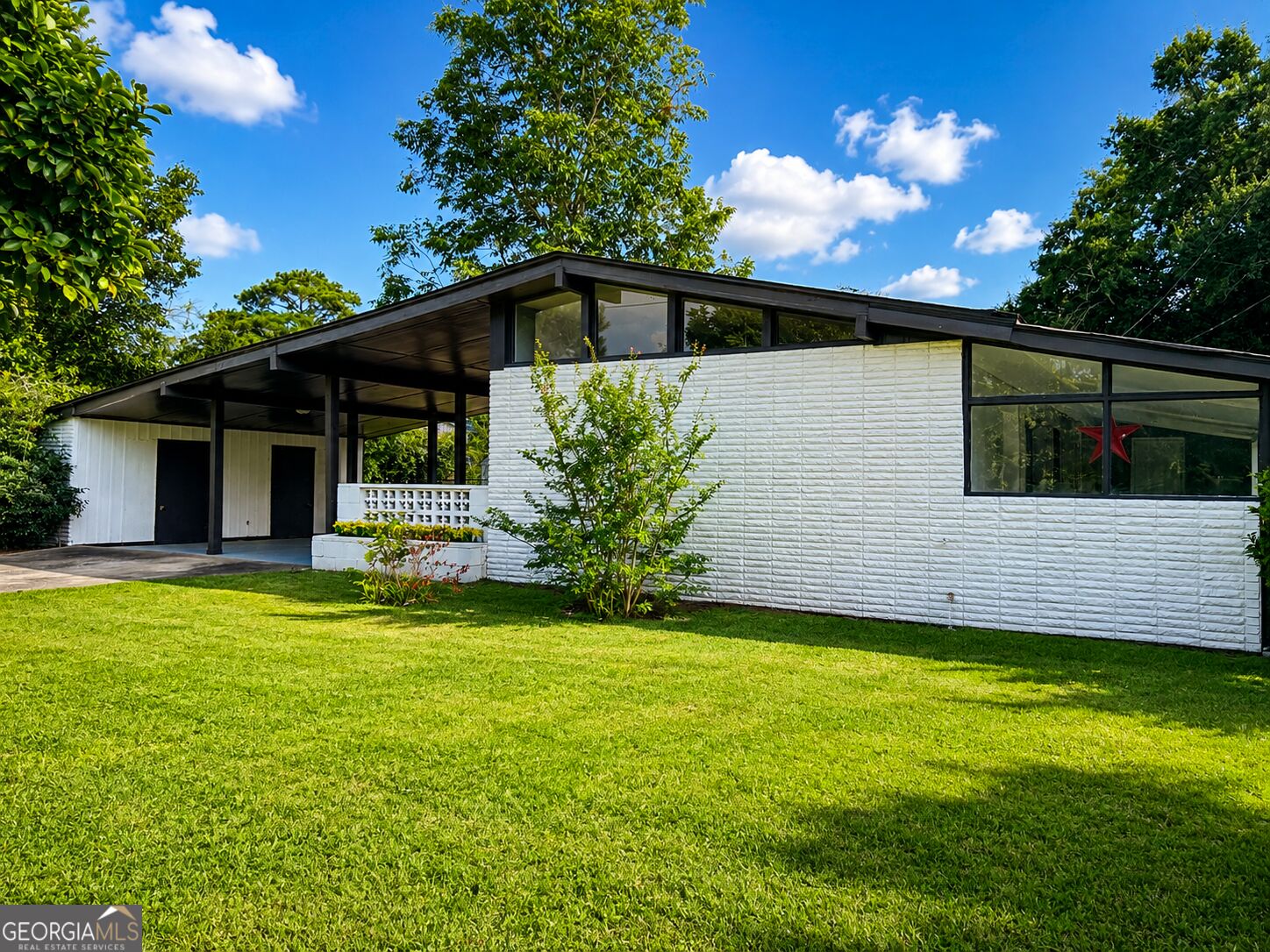 203 Pineview Dr — photo