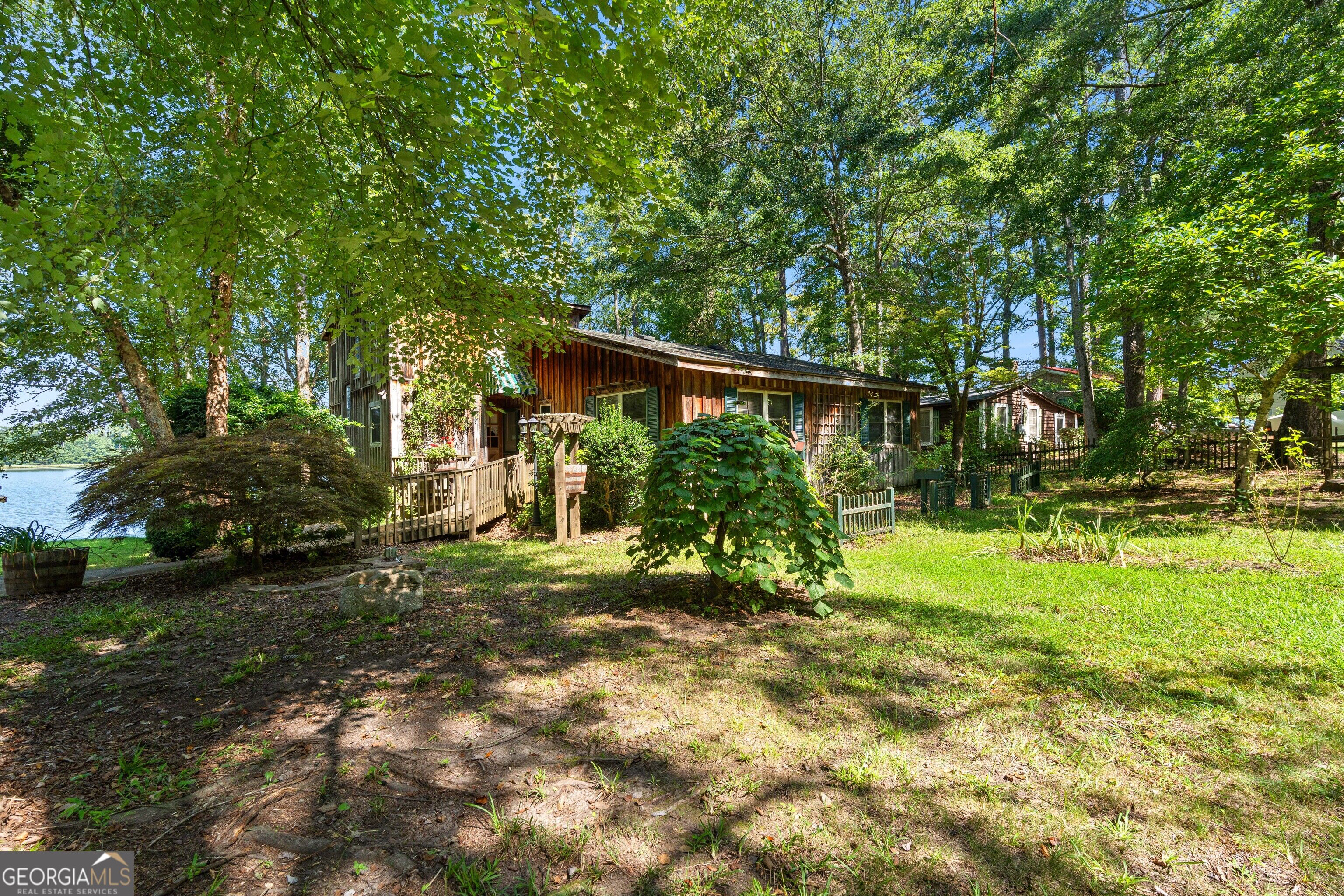 30 Peachtree Dr — photo