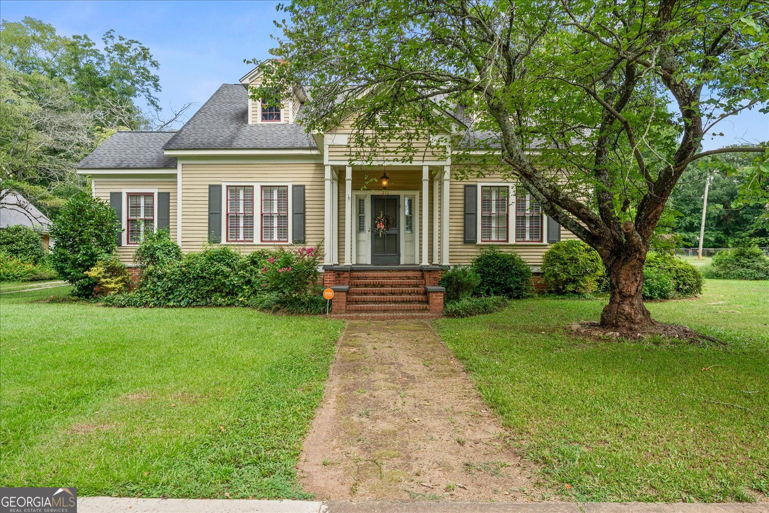 216 S Laurel Ave — photo