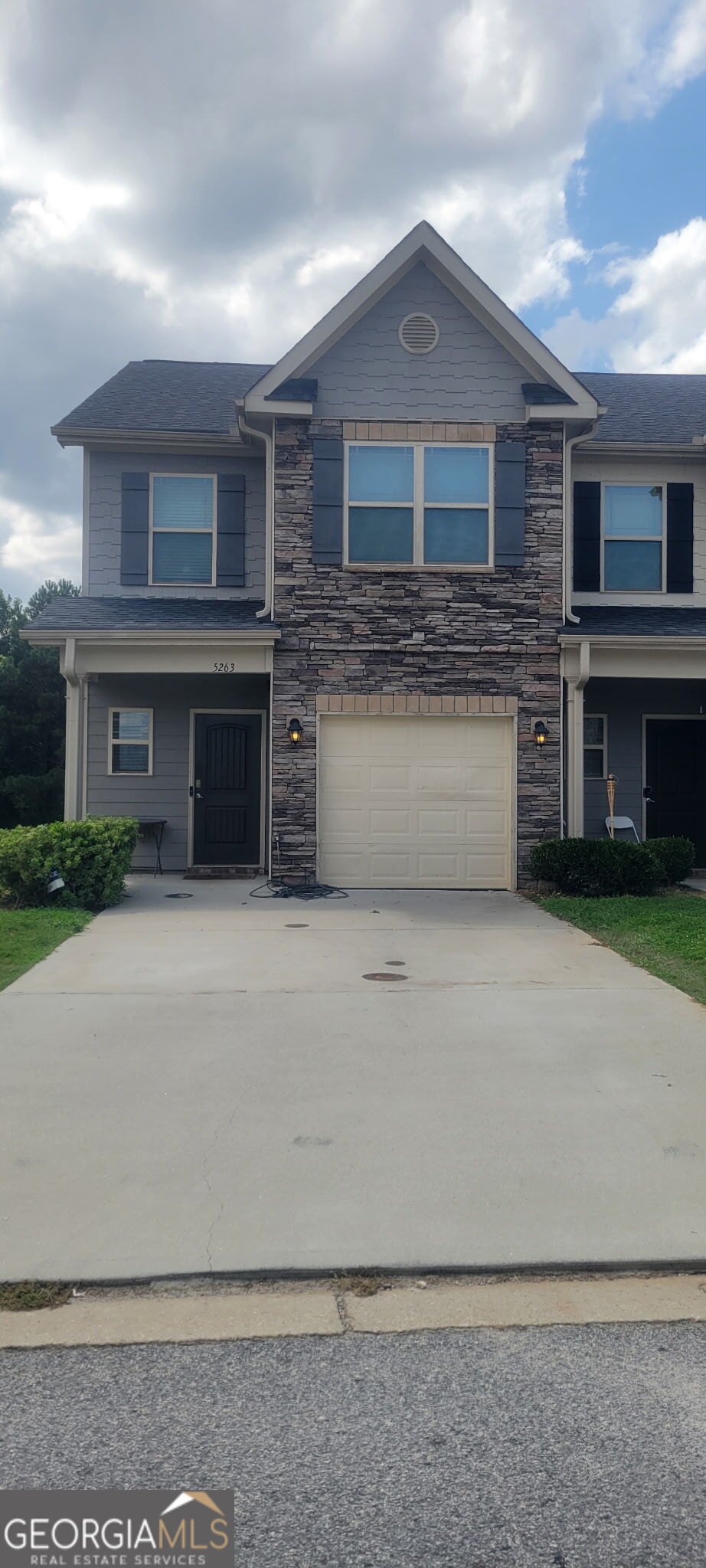 5263 Carrie Dr — photo
