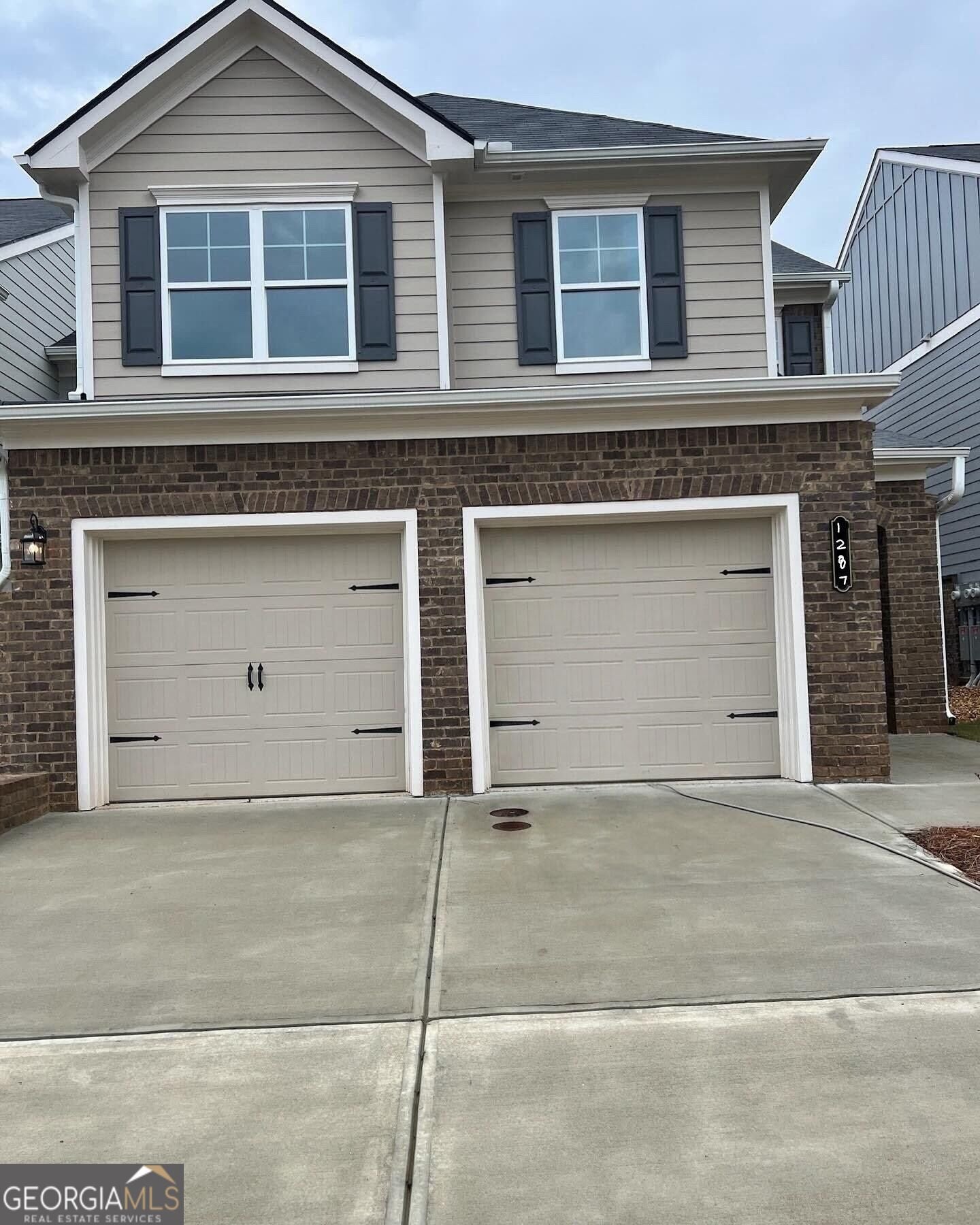 1287 Park Center Cir — photo