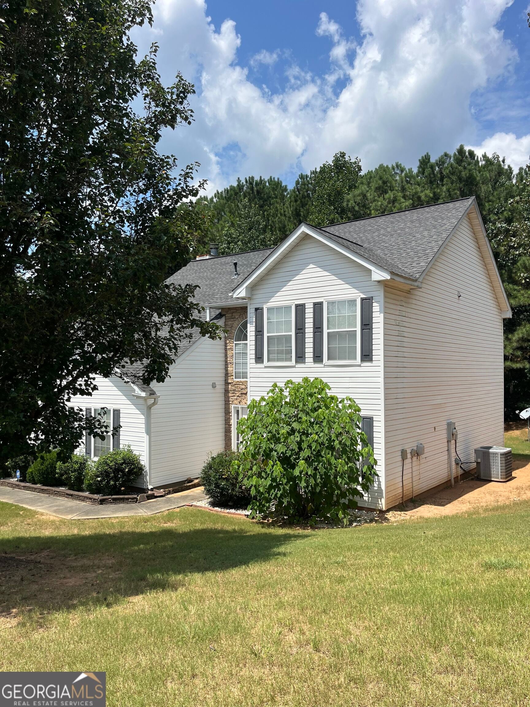 4160 Clarks Trl — photo