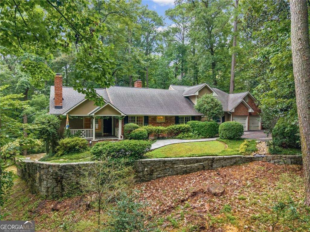1037 Davis Dr — photo