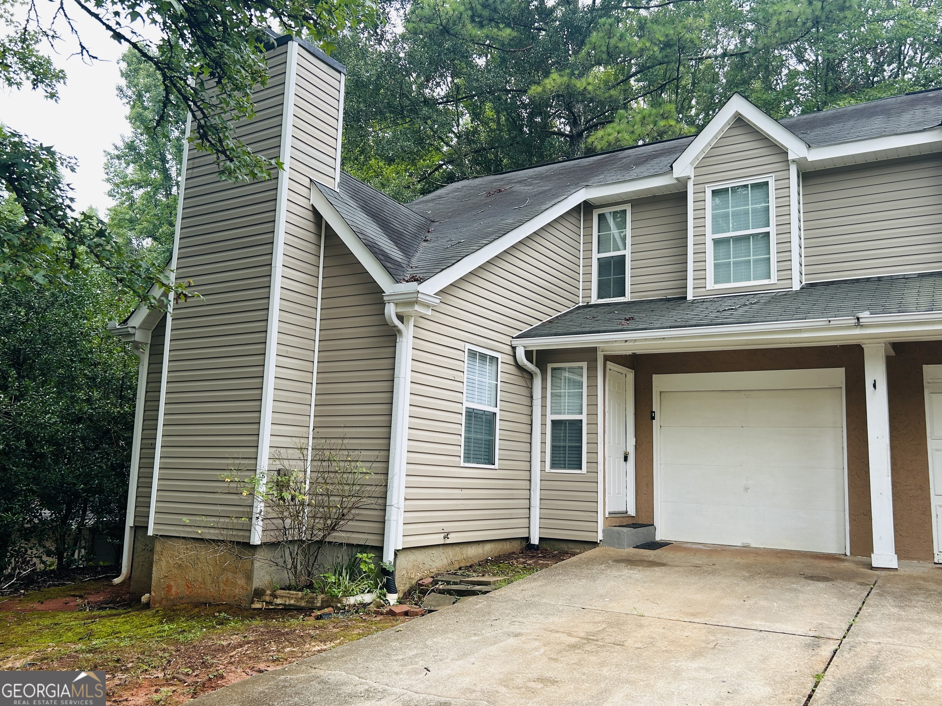 207 Hillcrest Dr — photo