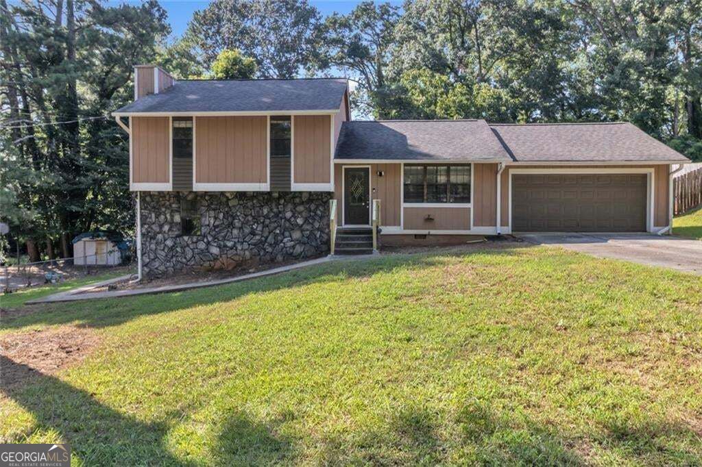 631 Brighton Dr NW — photo