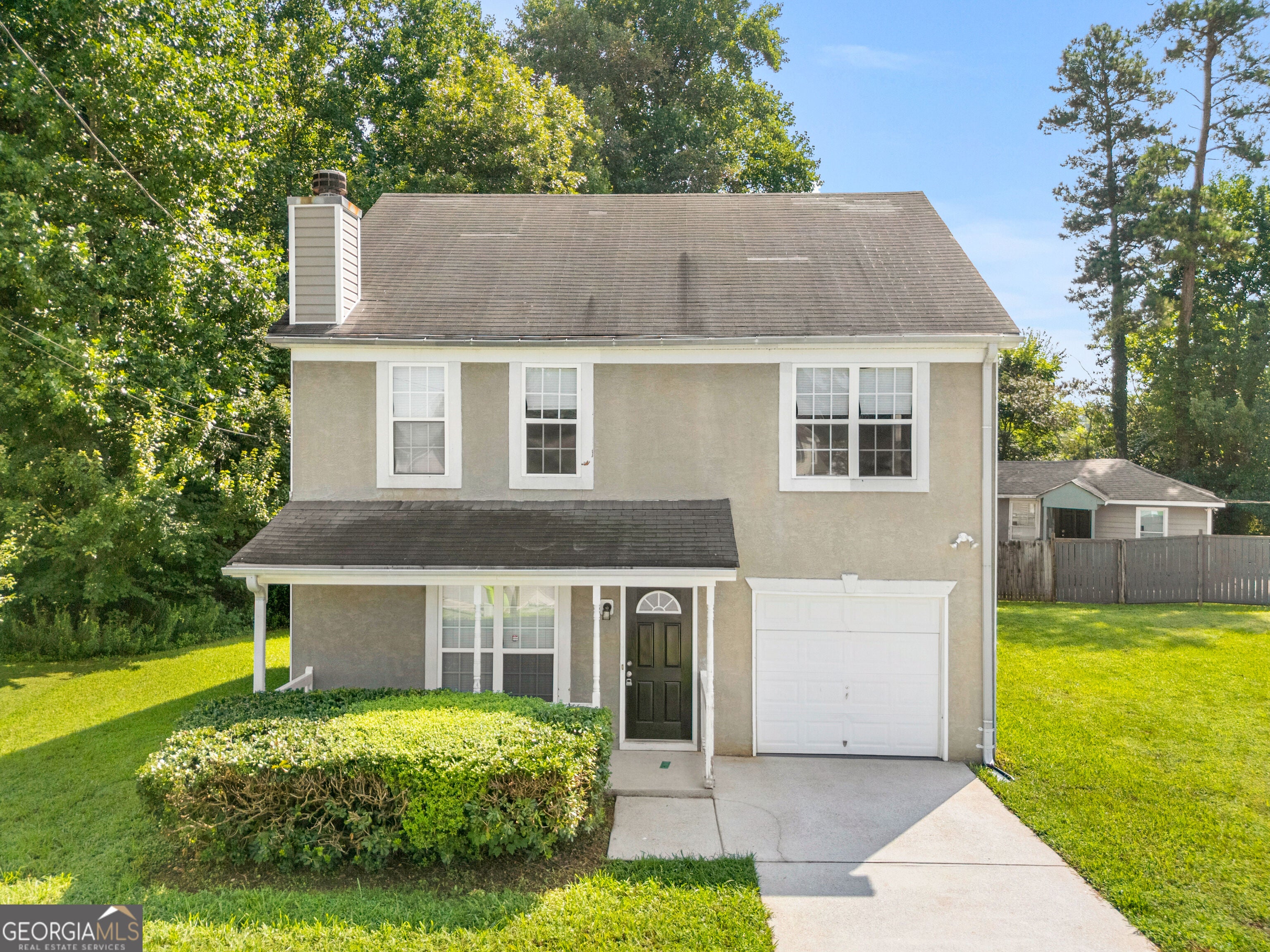 893 Madison Ct — photo