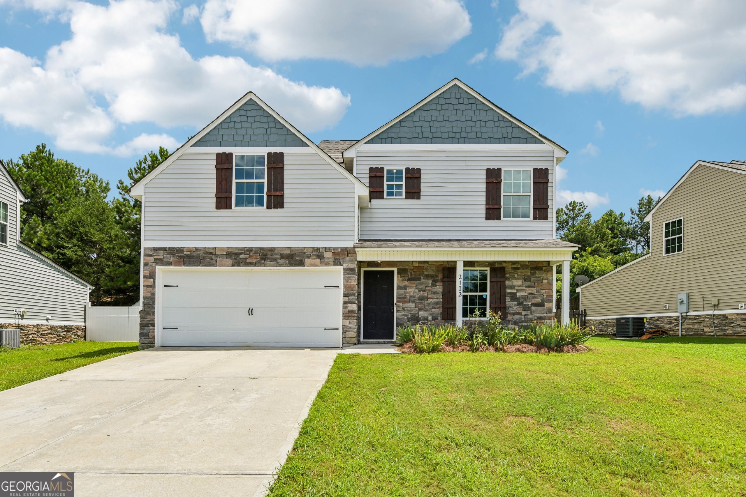 2112 Rosemary Way — photo