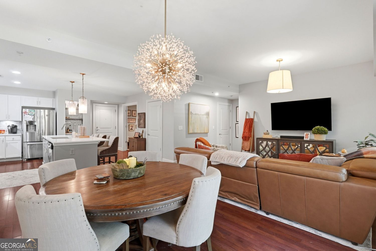 200 River Vista Dr 317 — photo