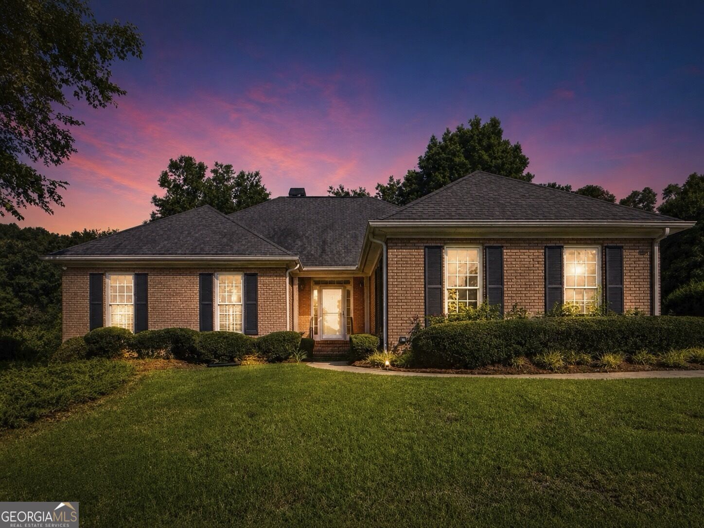 611 Iris Ln — photo