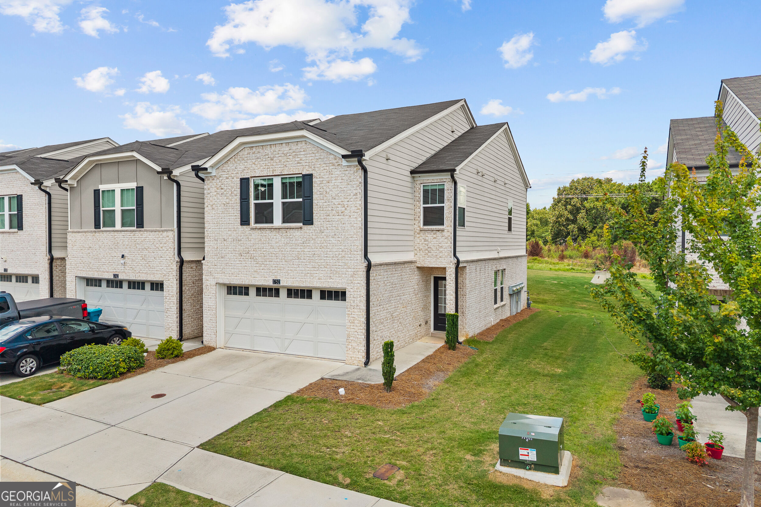 1752 Villageside Ct — photo