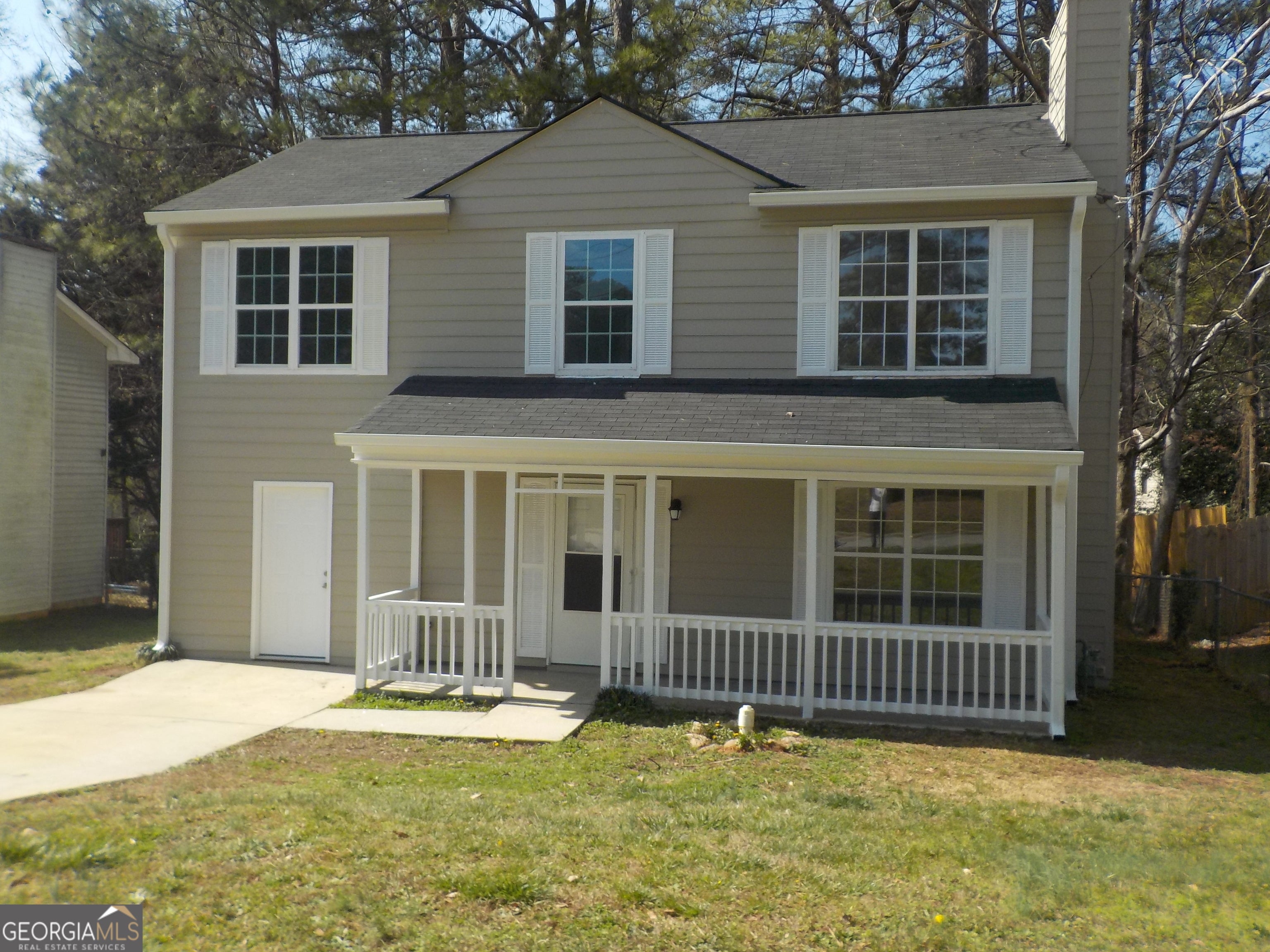 2169 Victoria Pl — photo