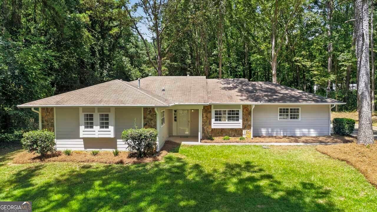 265 Churchill Way — photo