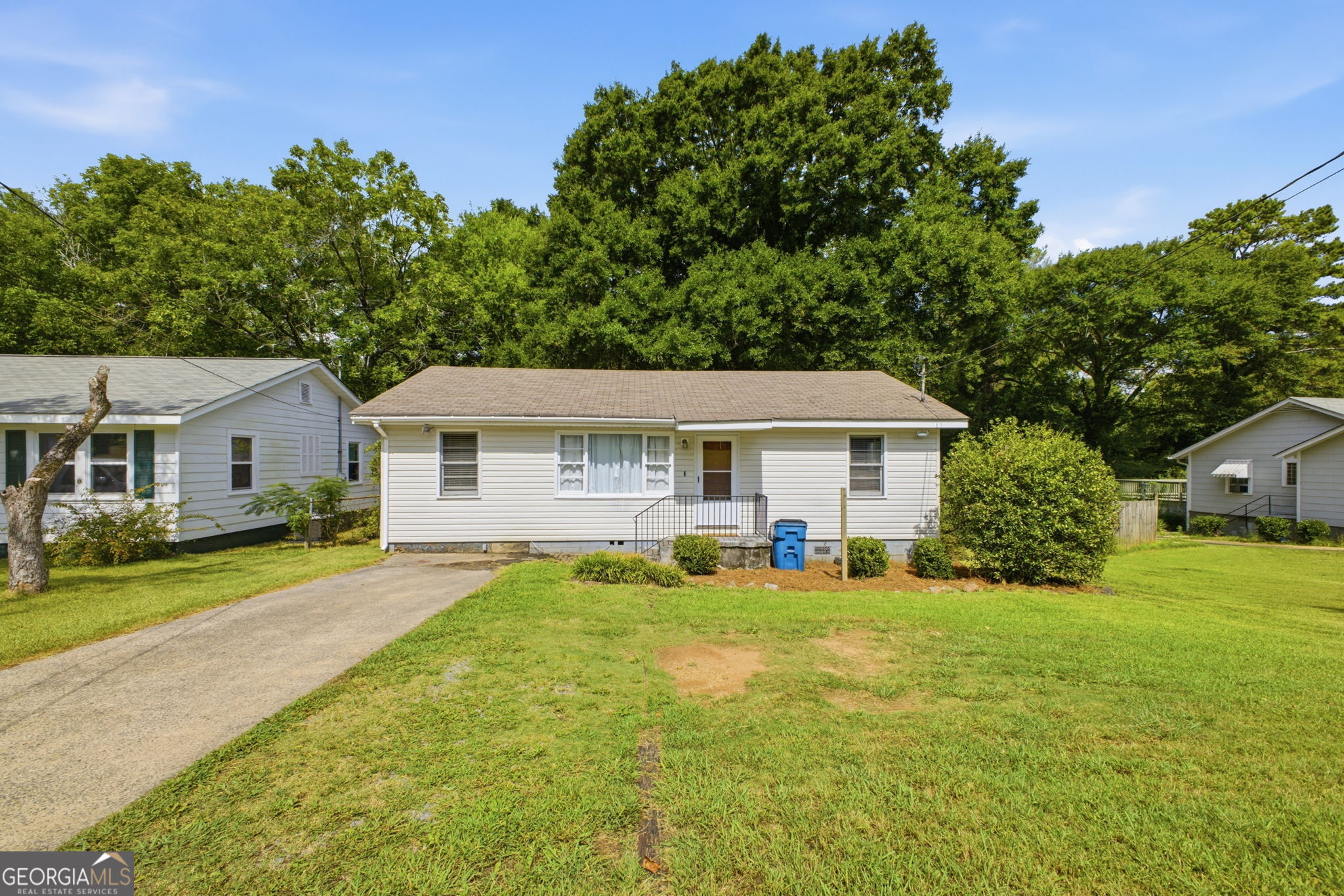 2706 1/2 Maple Rd SE — photo