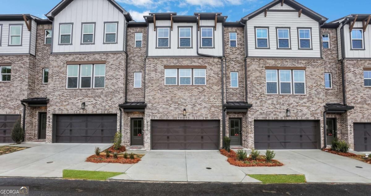 6001 Haviland Aly — photo