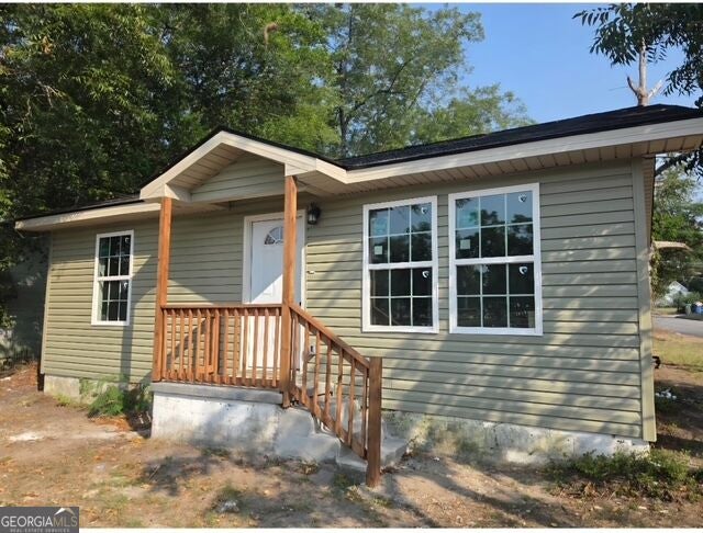 202 Barton Dr — photo