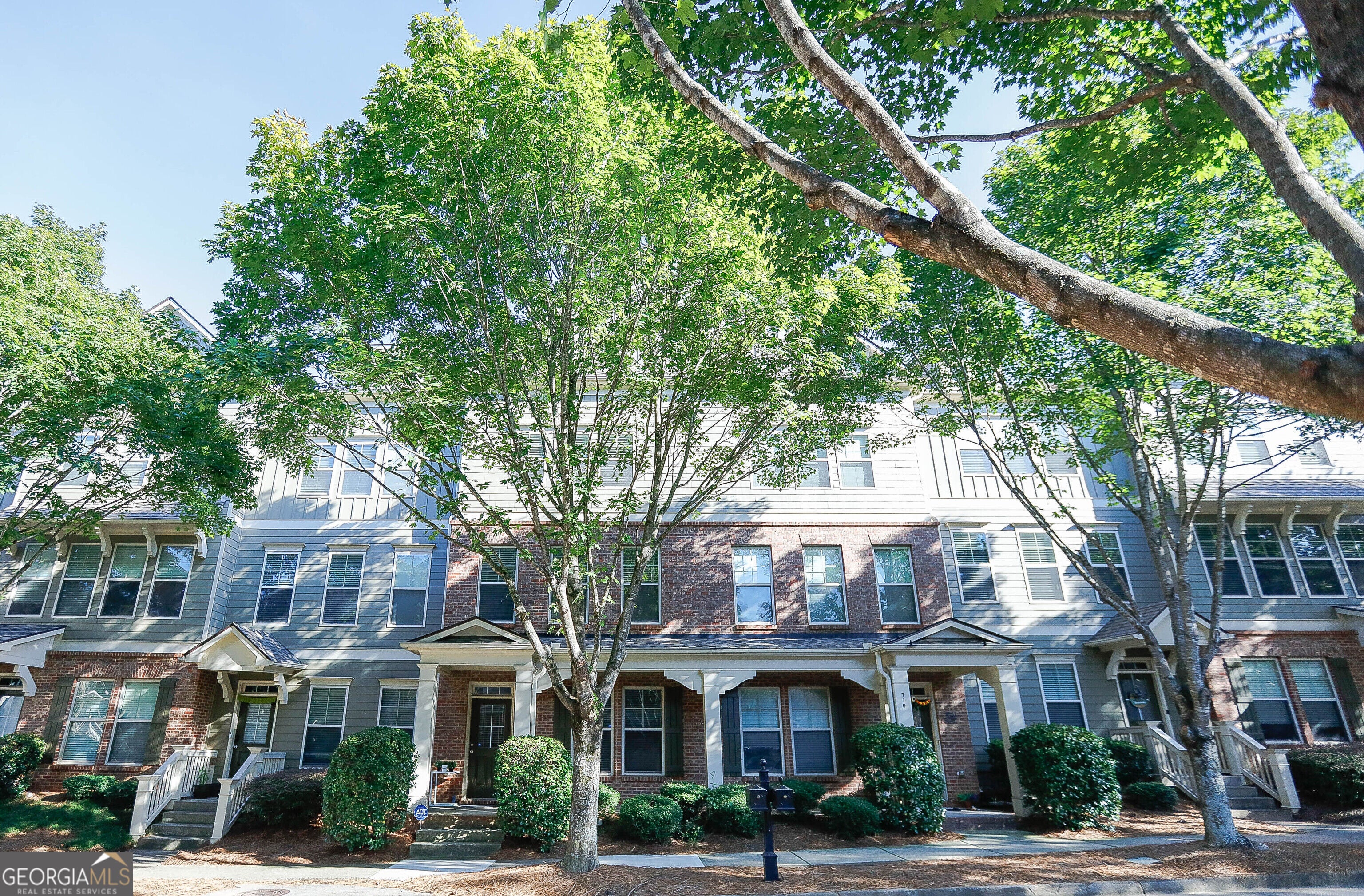 708 Village Field Ct — photo