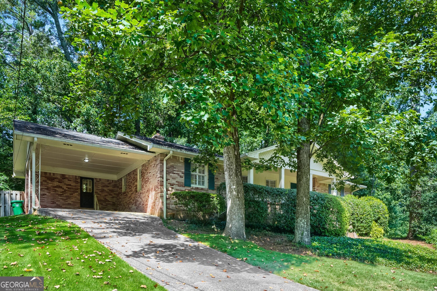 2737 Overlook Dr NE — photo