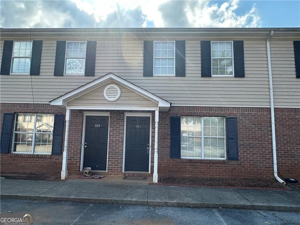 303 Iron Belt Ct — photo
