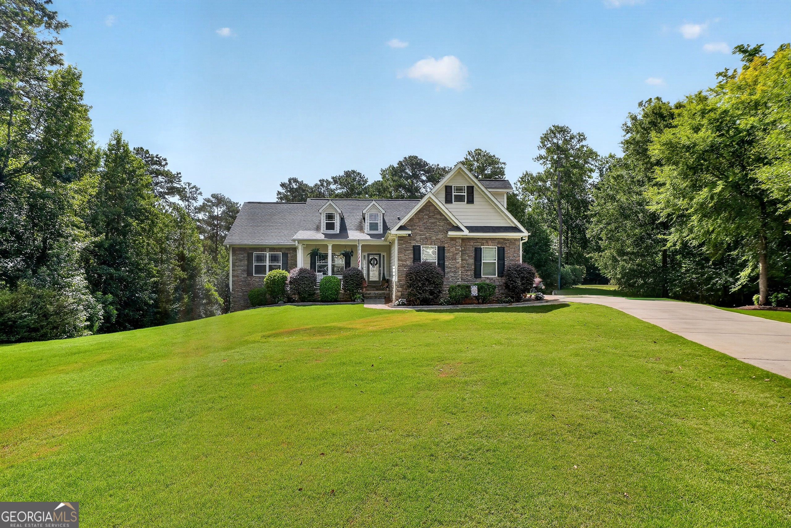 171 Windsor Ct — photo