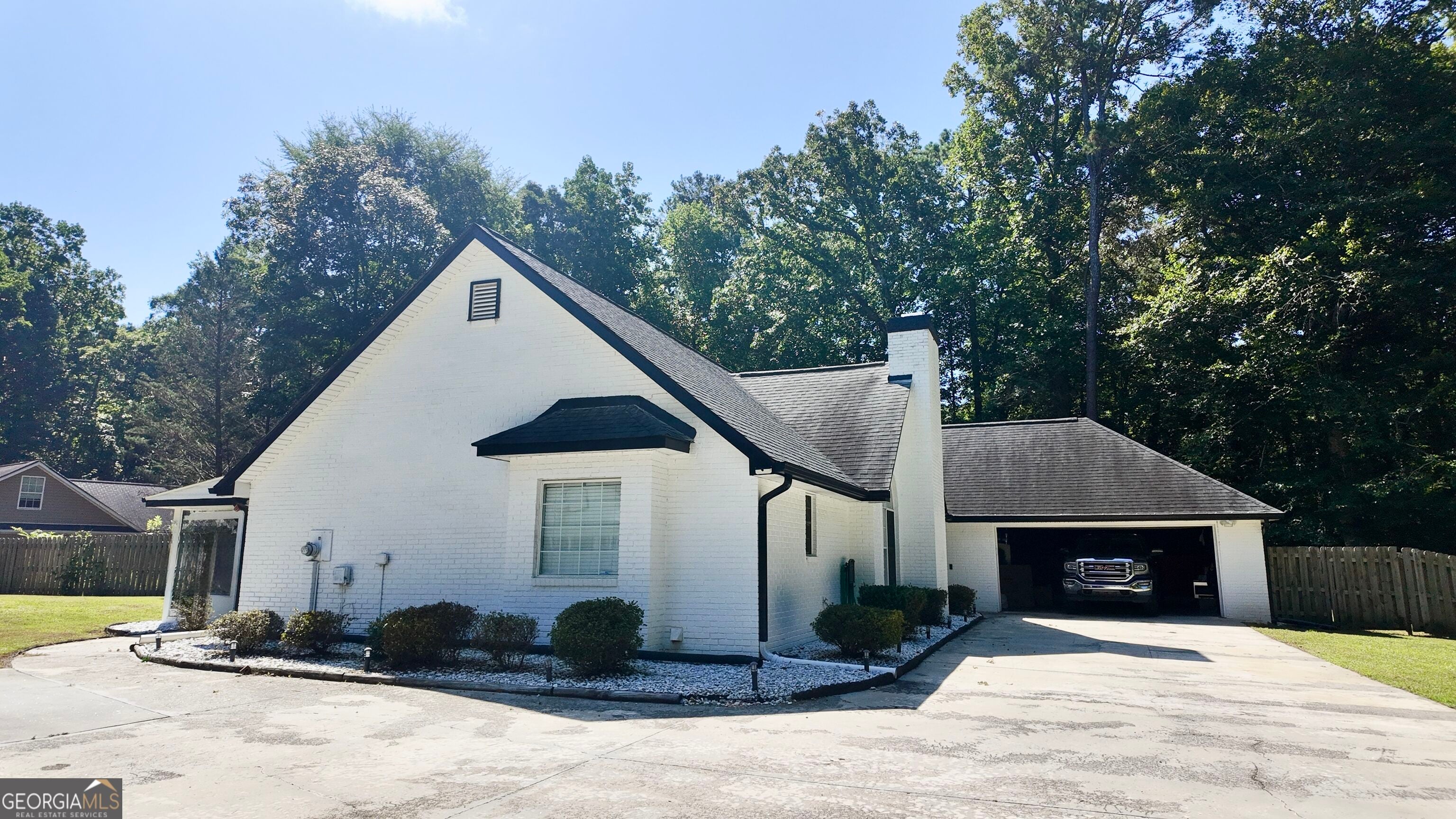 465 Ram Dr — photo