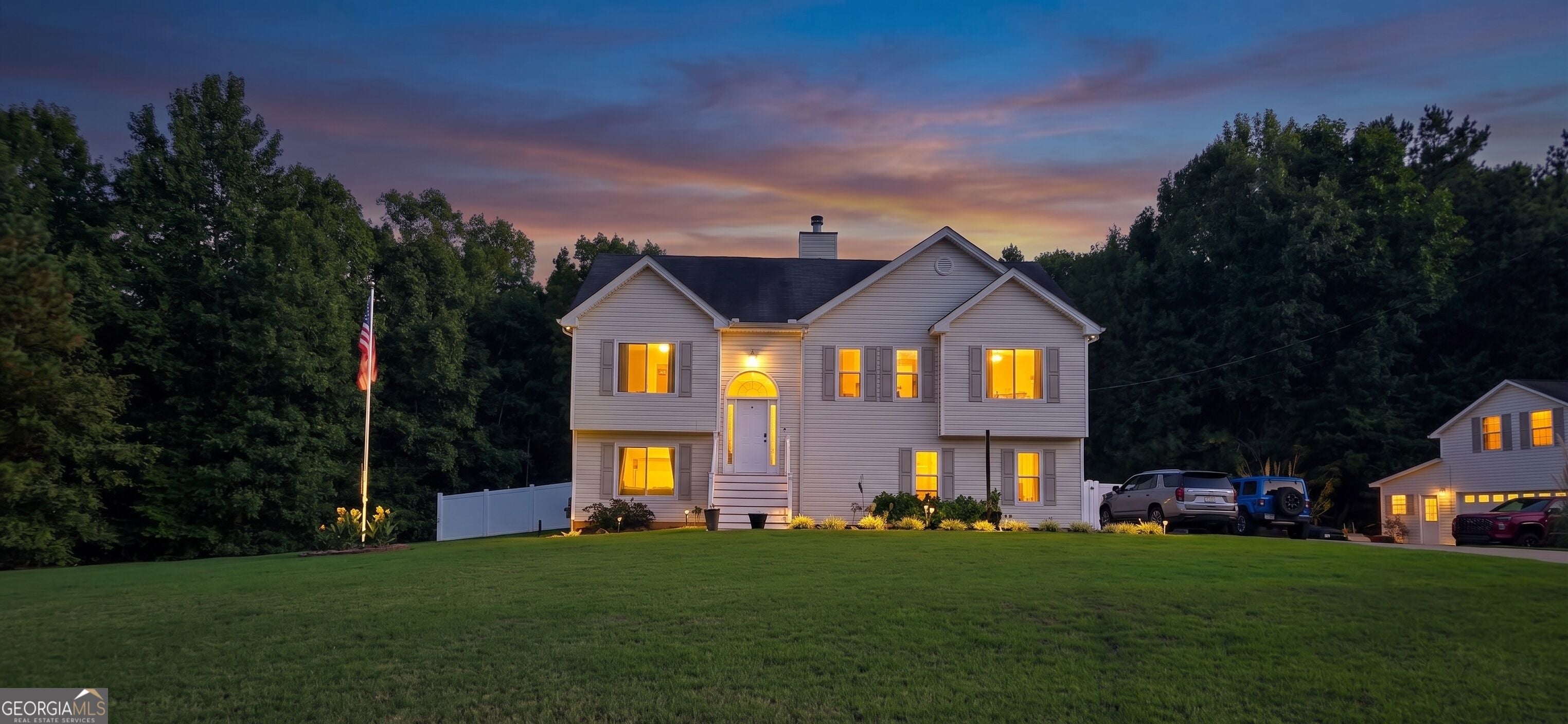 1016 Hamilton Dr — photo
