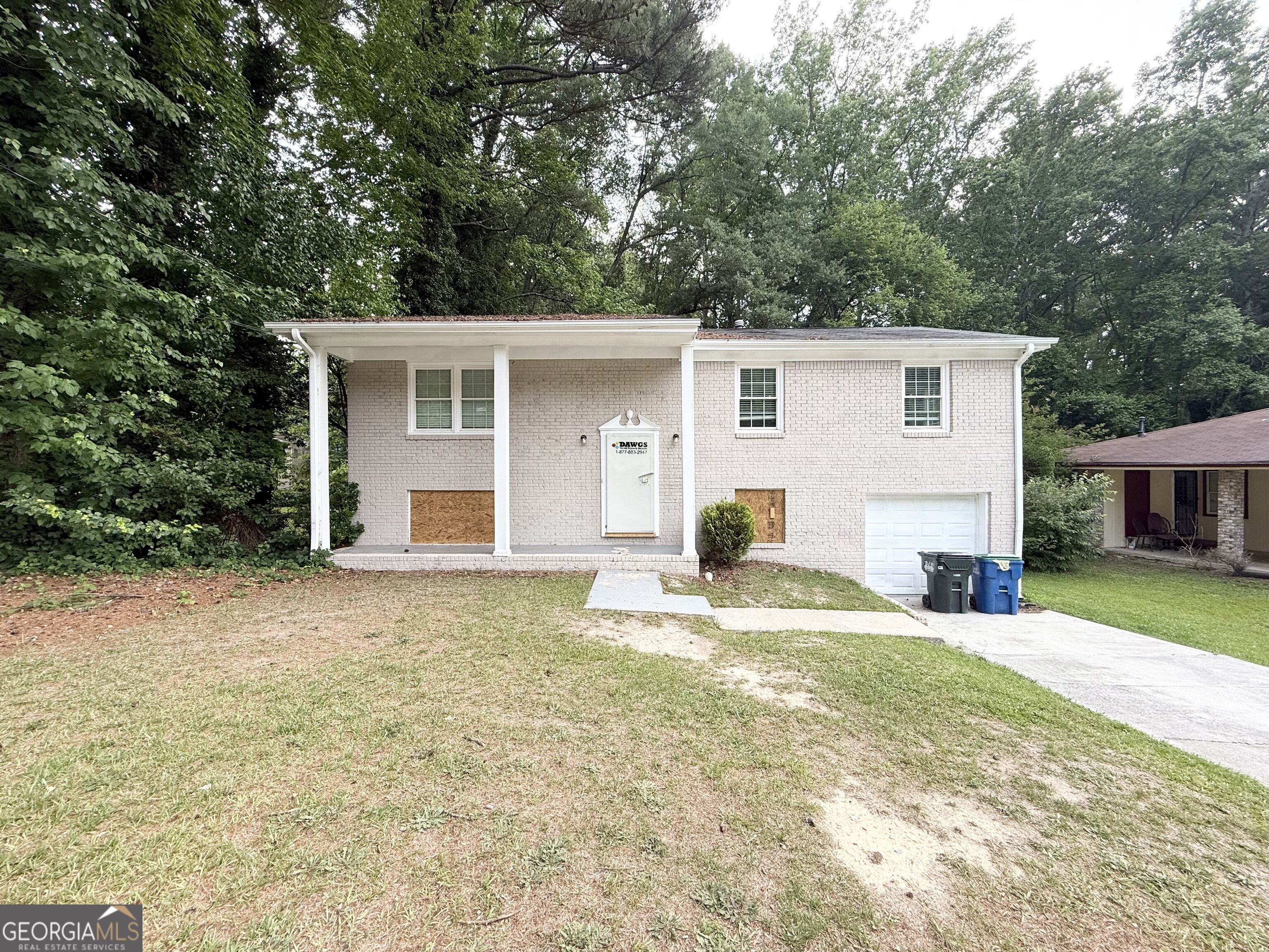 6525 Woodford Rd — photo