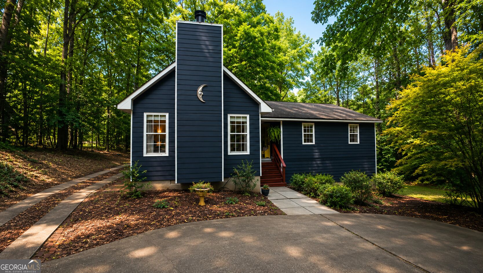 125 Maple Pl — photo