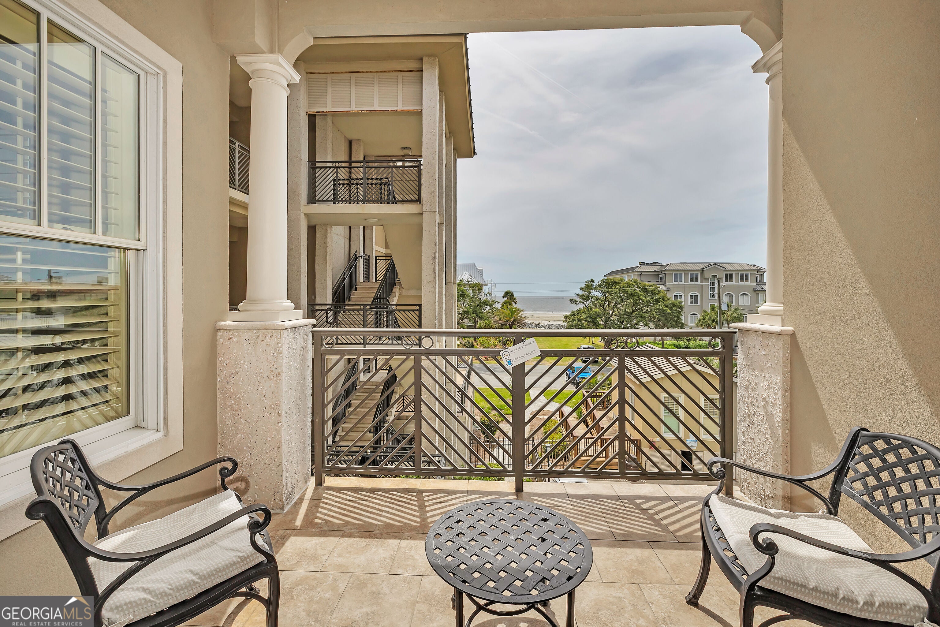 1015 Beachview Dr 206 — photo