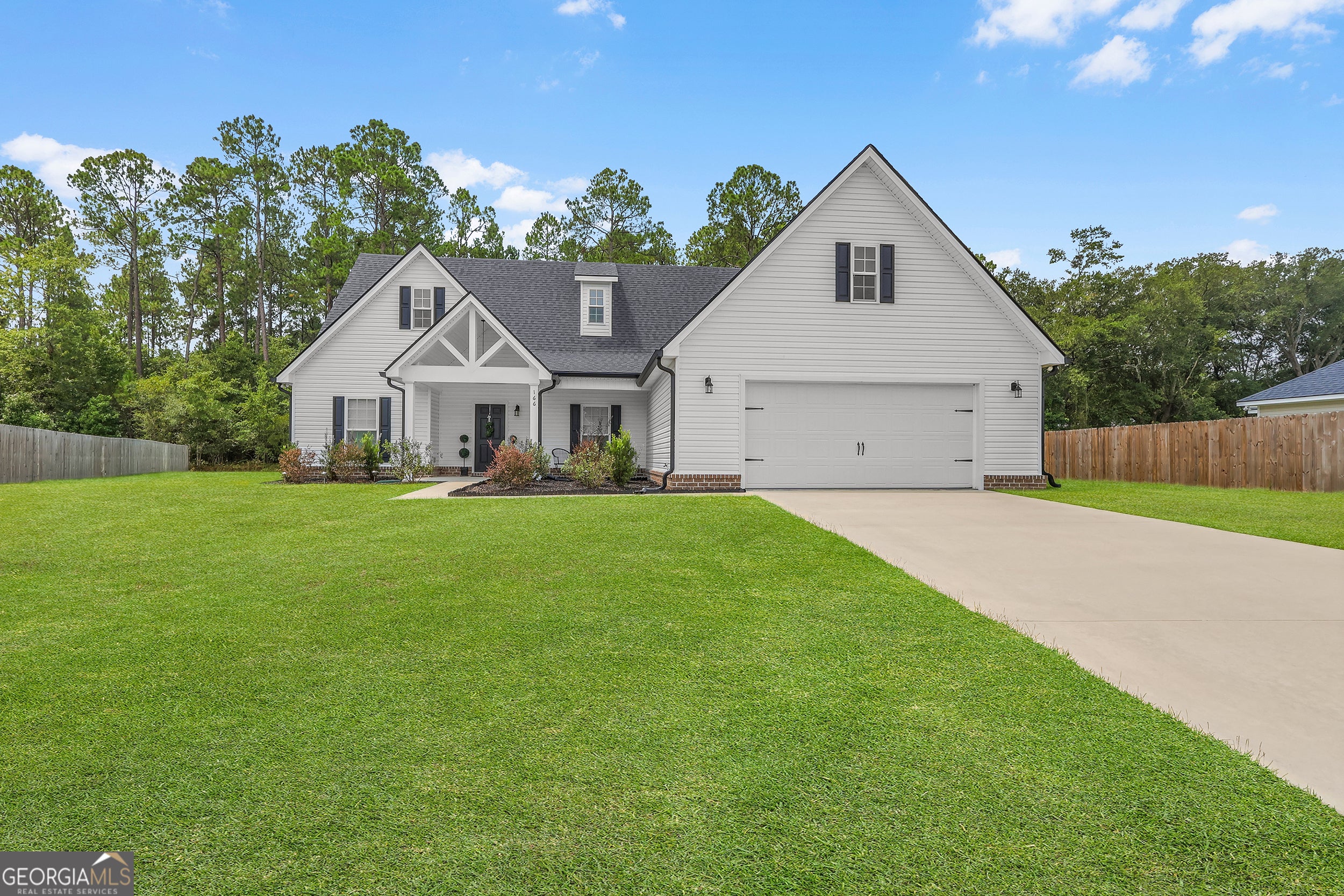 166 SE Baker Field Ln — photo