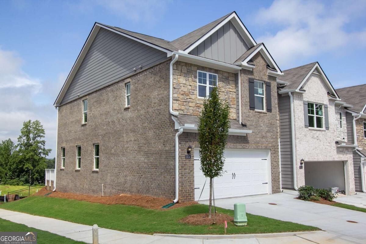 3570 Matthew Ct — photo