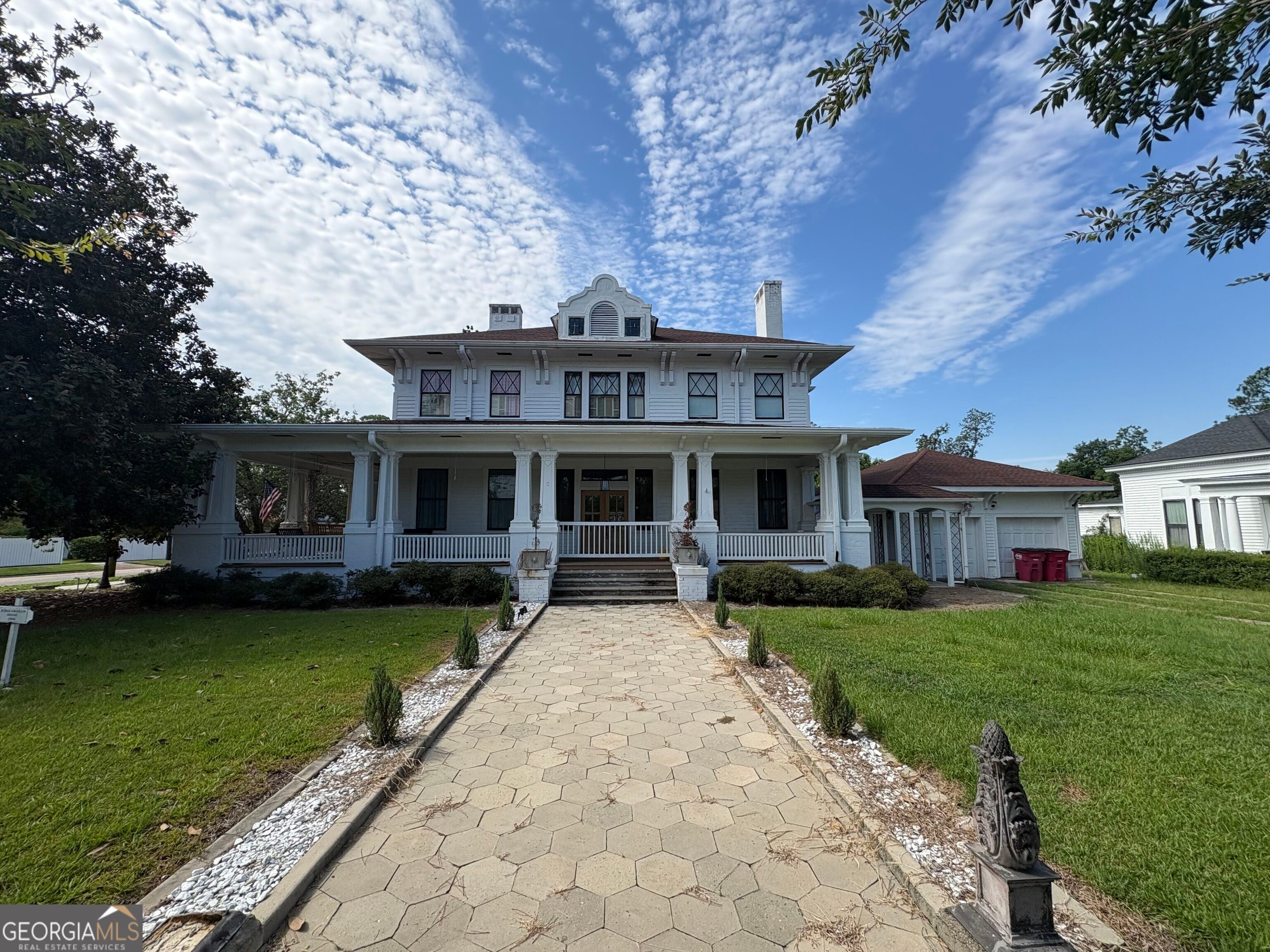 53 W Graham St — photo
