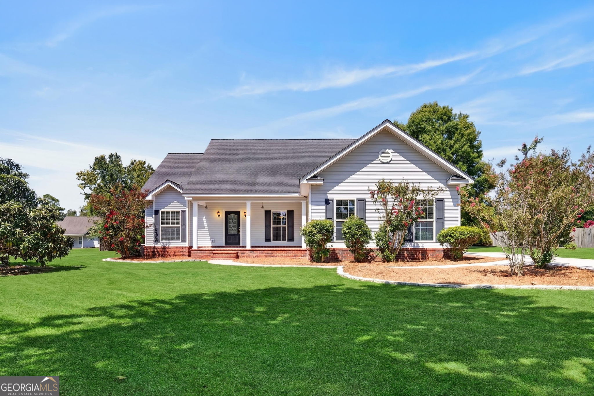 1704 Ashby Ln — photo