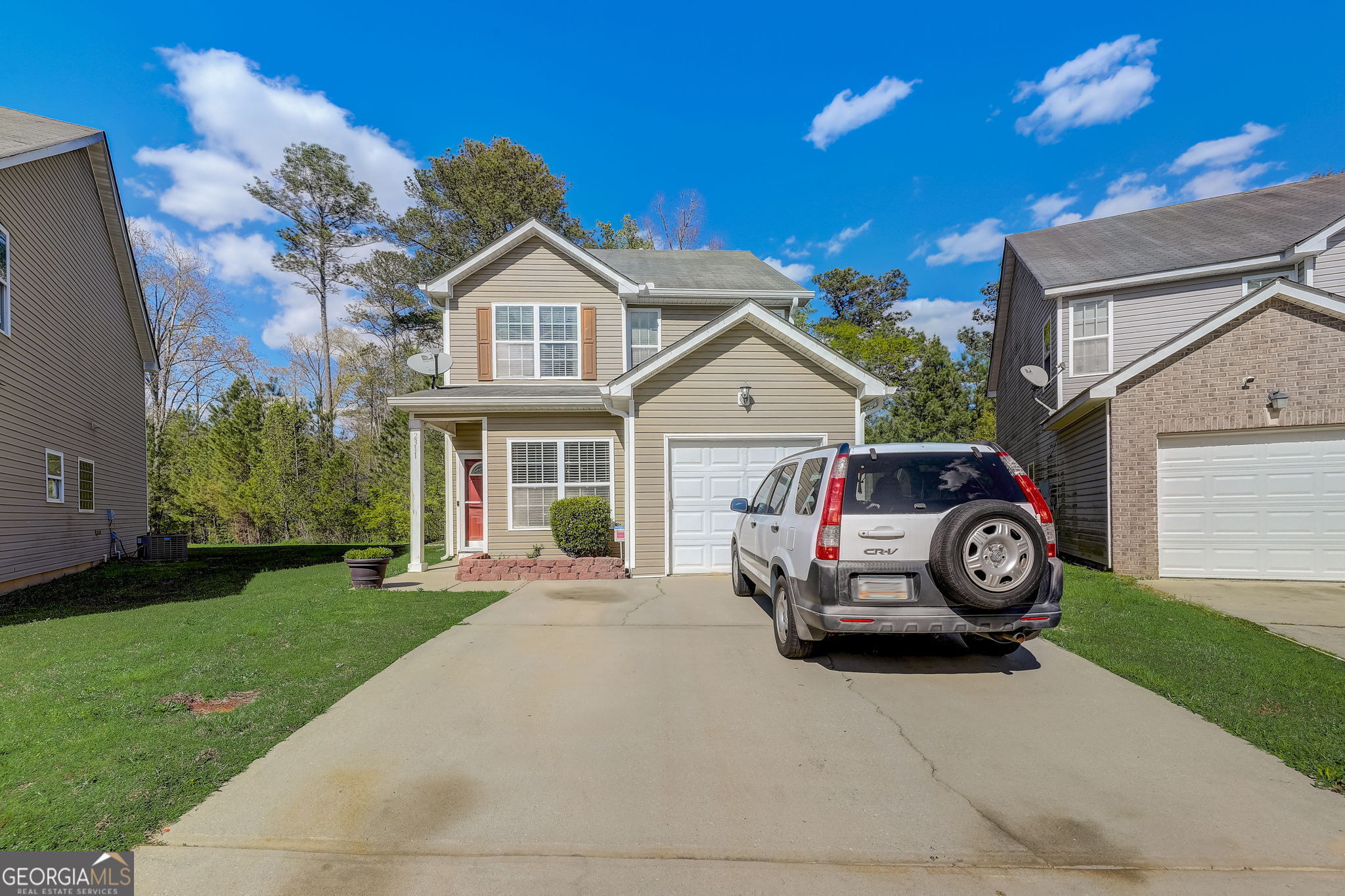 2311 Hackamore Dr — photo